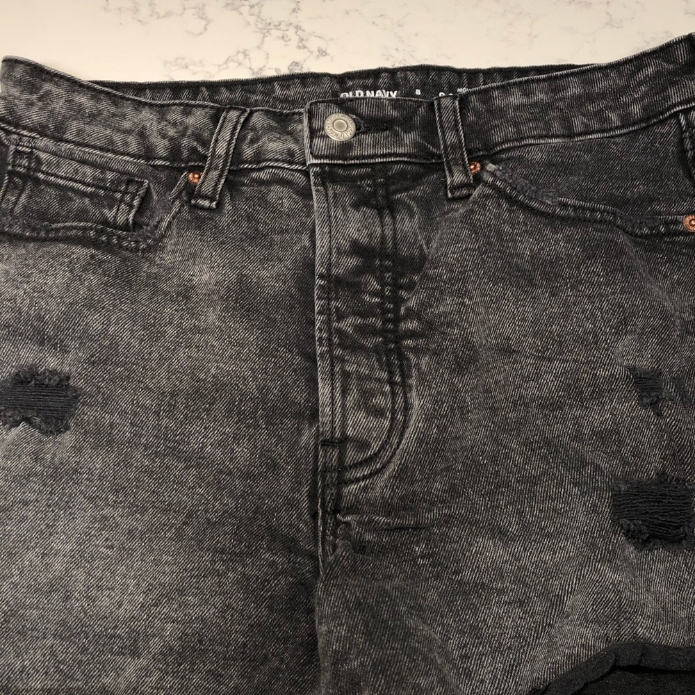 Old Navy Women's Distressed Black Jean Shorts High Rise Size 8 - Picture 2 of 3